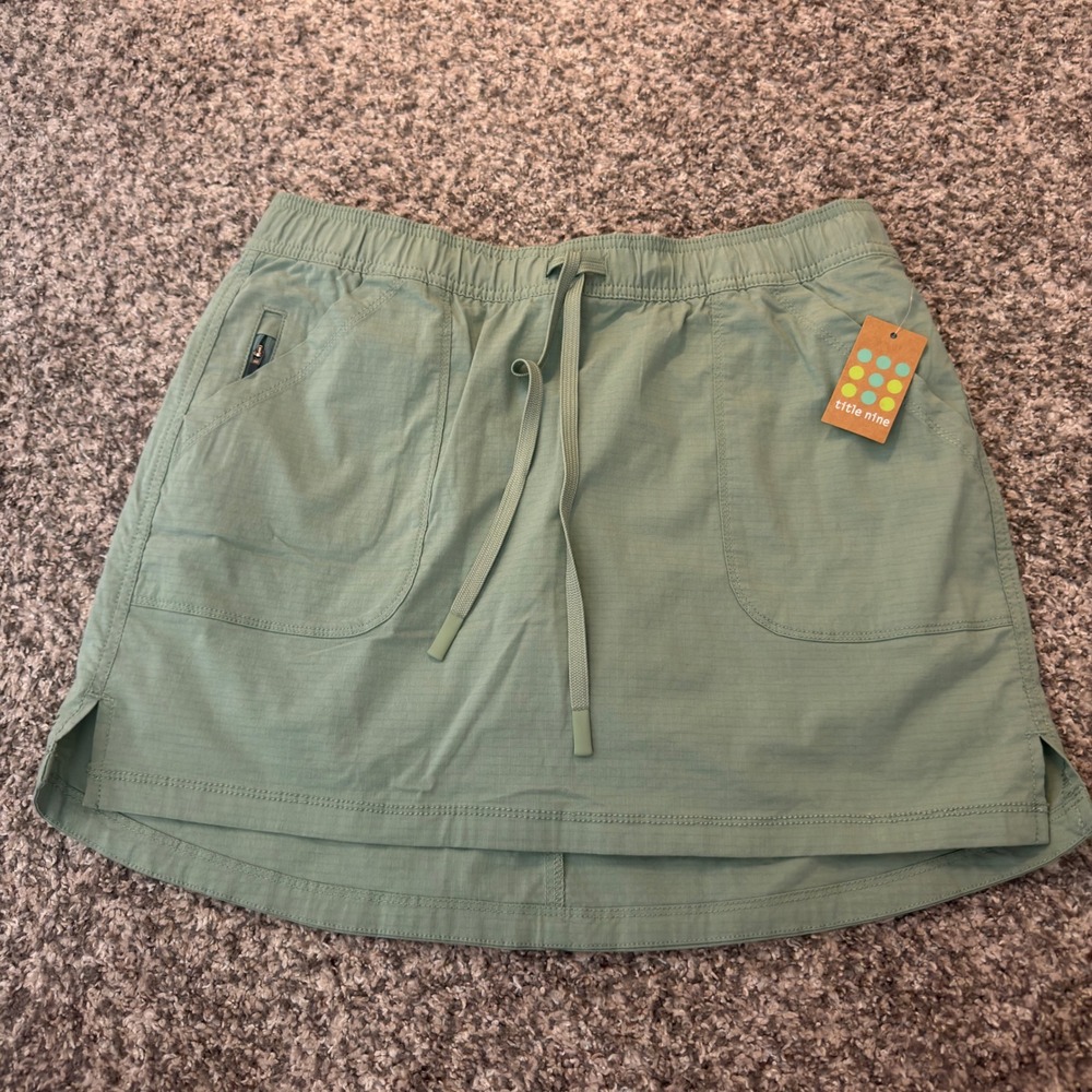 Title Nine Women Green Ripstop Hiking Skort Drawstring Waist Pockets Size M NWT